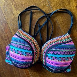 Swim top size 34C made by shade shore